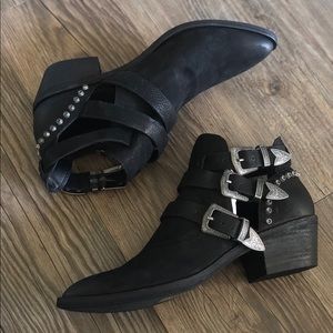 NWT Dolce Vita Black bootie